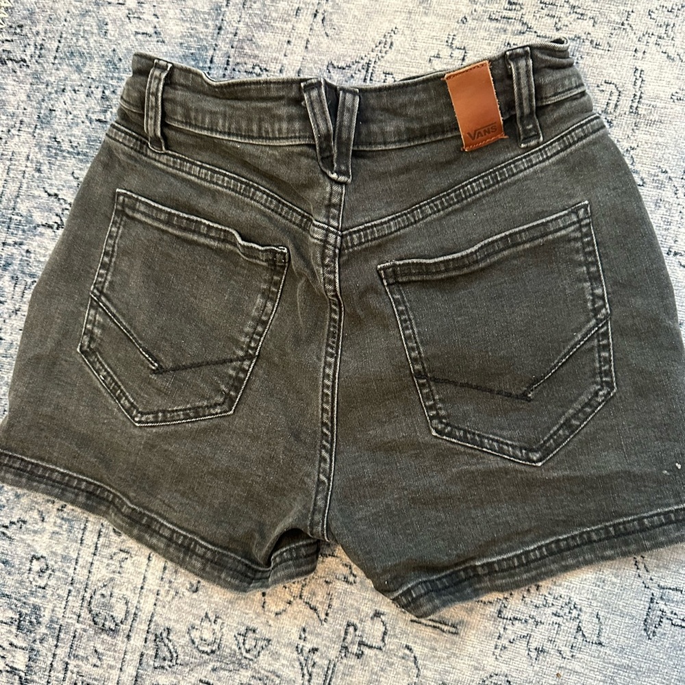 VANS SHORTS - Picture 1 of 8